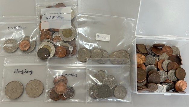 外国コインをご寄付いただきました