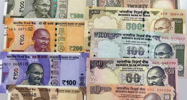 4月6日（月）外国紙幣をご寄付いただきました